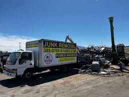 Best Yard Waste Removal  in Carlton, OR